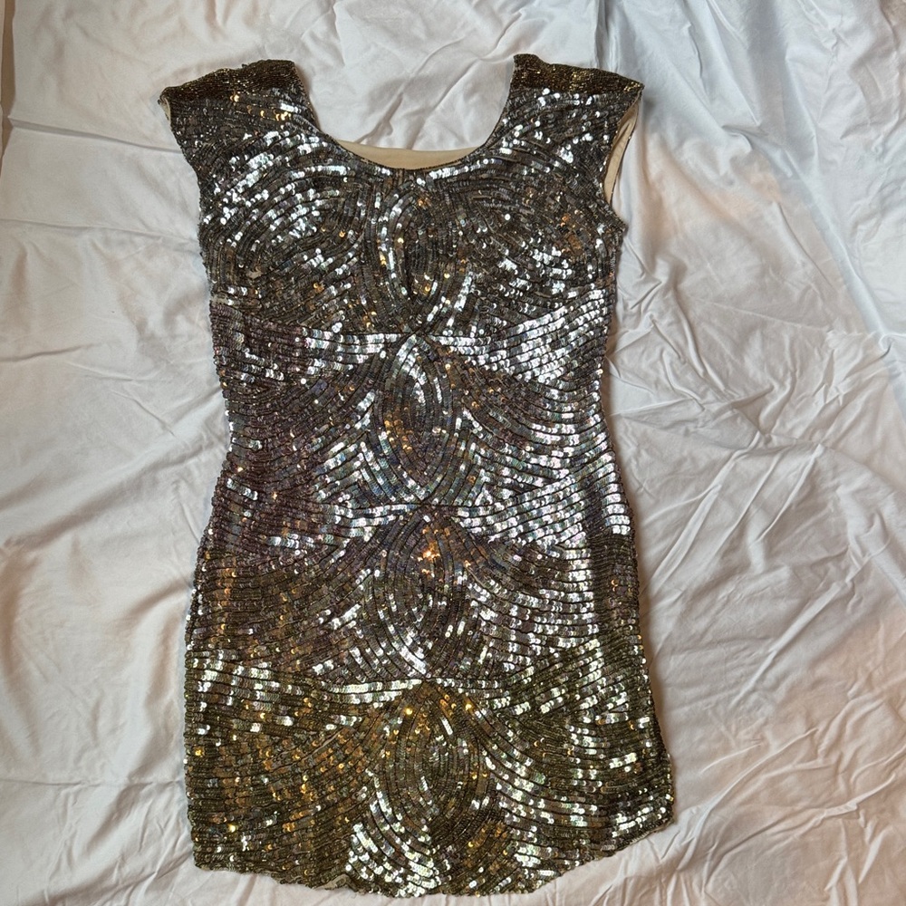 Hold iridescent Adrianna Papell Sequin Dress - 14